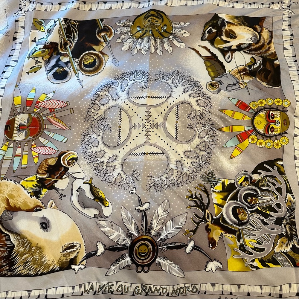 HERMÈS - FOULARD
La Vie Du Grand Nord Silk Vintage Scarf